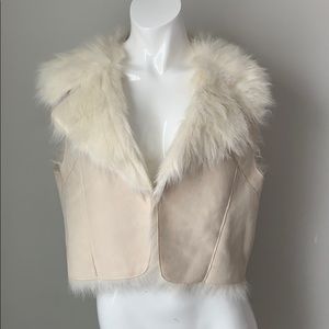 Cache faux fur vest